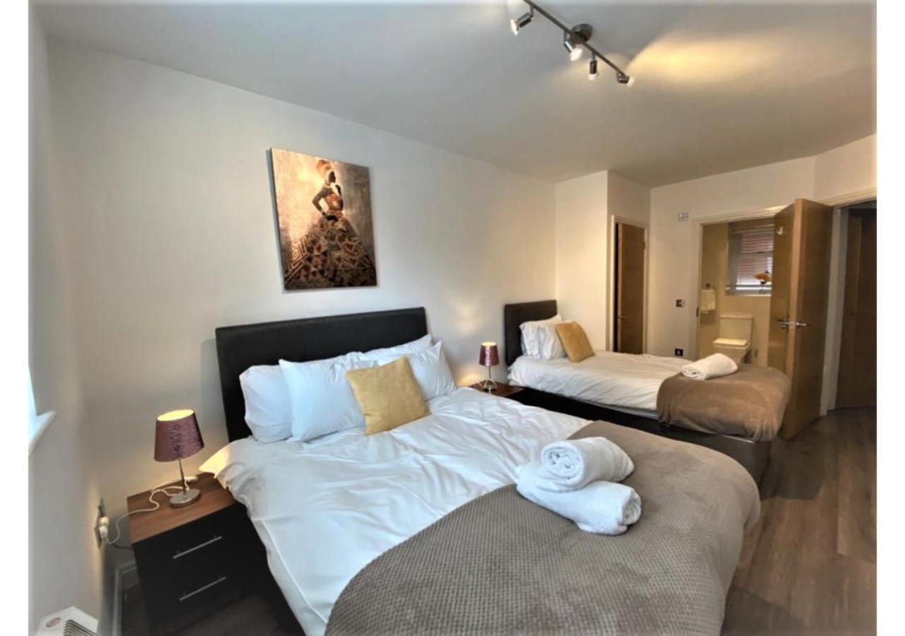 24-7 Secured City Centre Apartments With Free Underground Parking And Wifi Birmingham Esterno foto