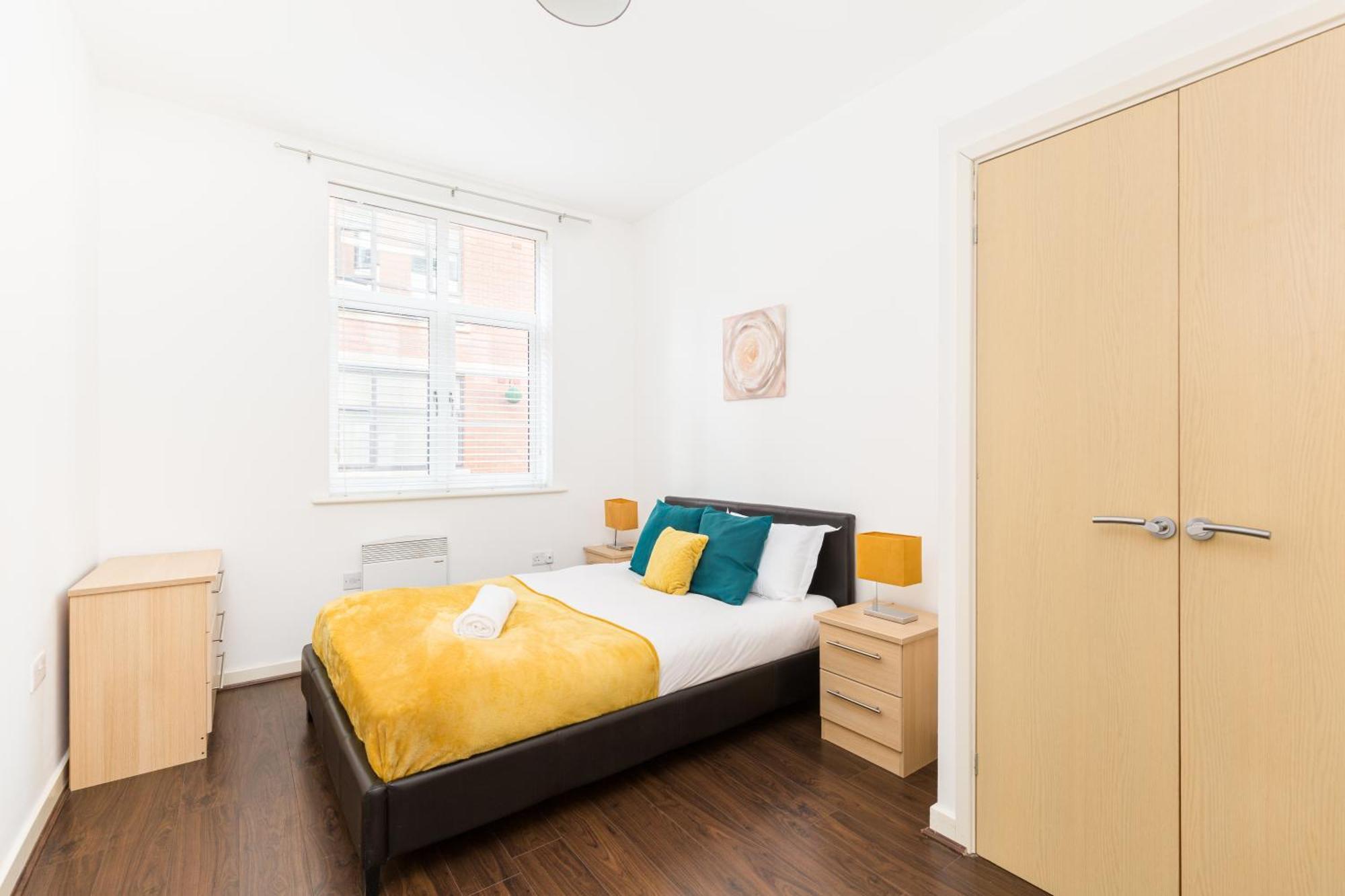 24-7 Secured City Centre Apartments With Free Underground Parking And Wifi Birmingham Esterno foto