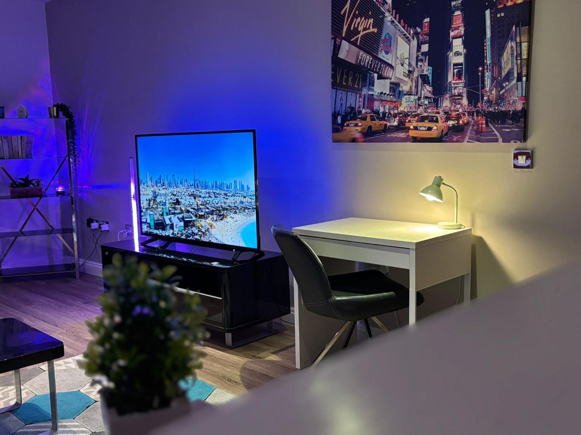 24-7 Secured City Centre Apartments With Free Underground Parking And Wifi Birmingham Esterno foto