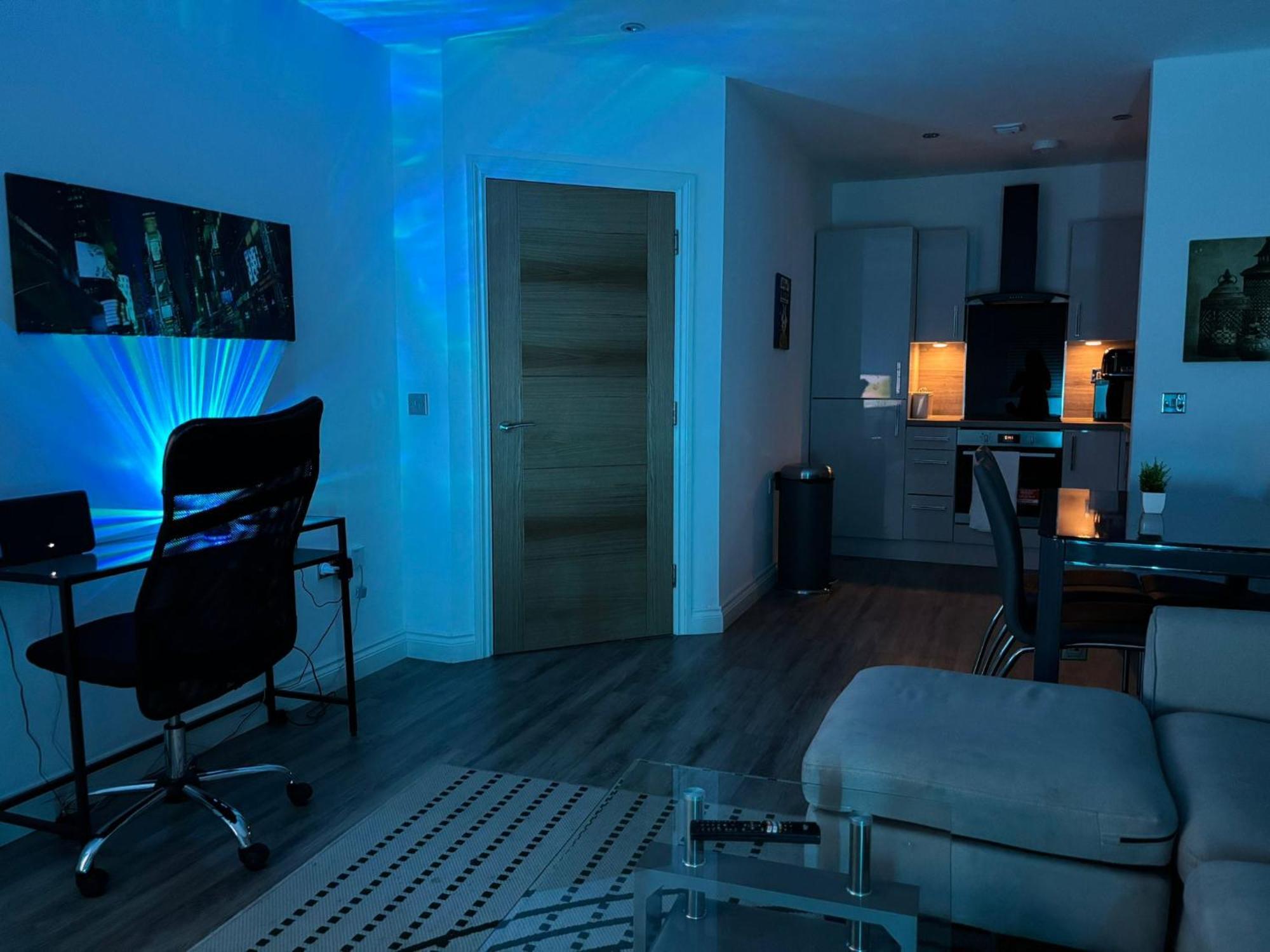 24-7 Secured City Centre Apartments With Free Underground Parking And Wifi Birmingham Esterno foto