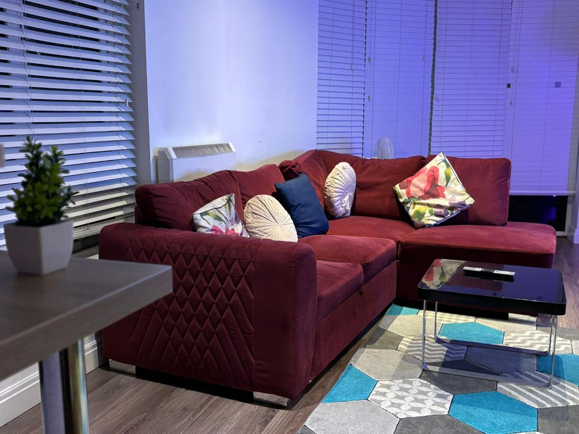 24-7 Secured City Centre Apartments With Free Underground Parking And Wifi Birmingham Esterno foto