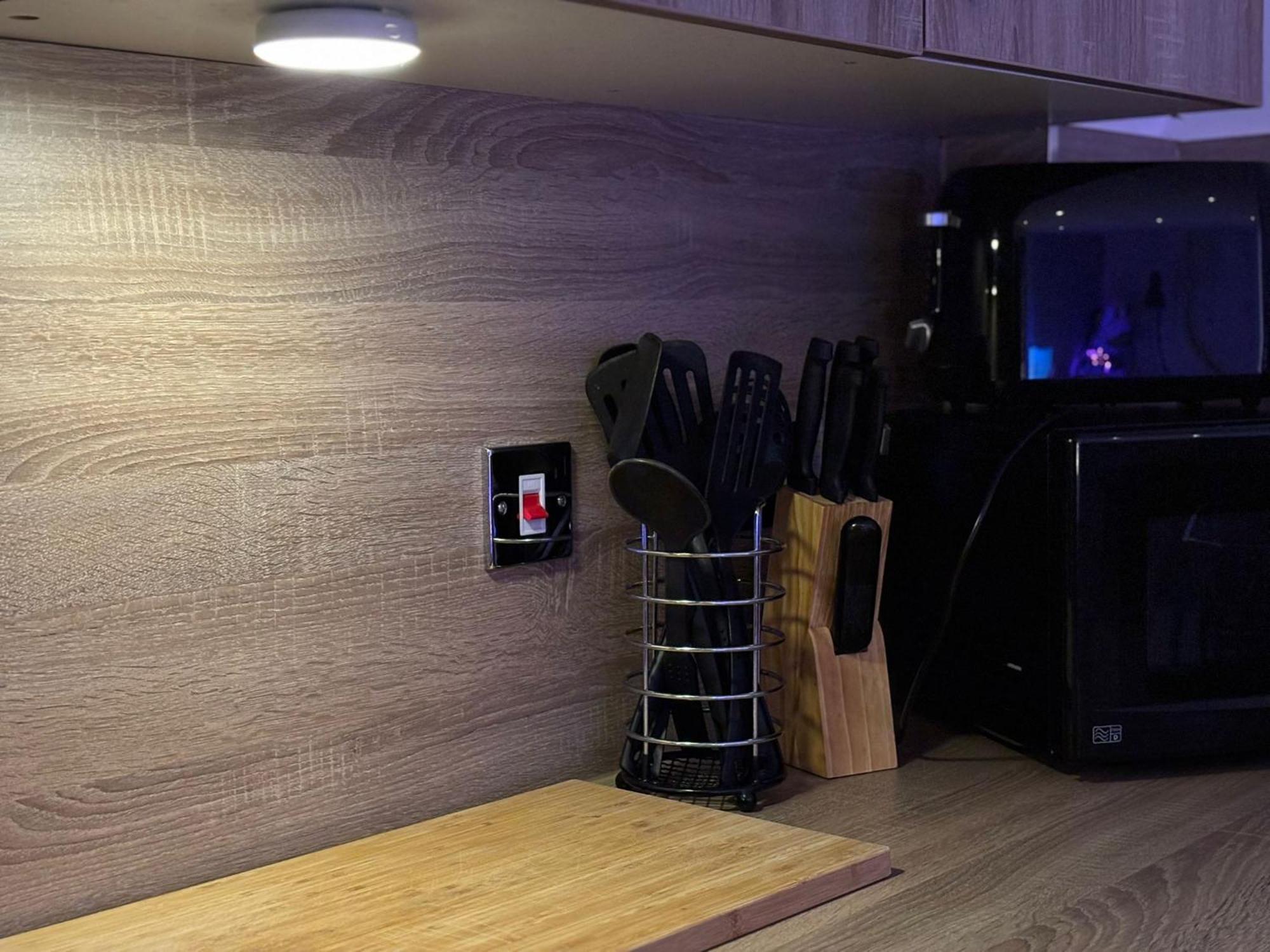 24-7 Secured City Centre Apartments With Free Underground Parking And Wifi Birmingham Esterno foto