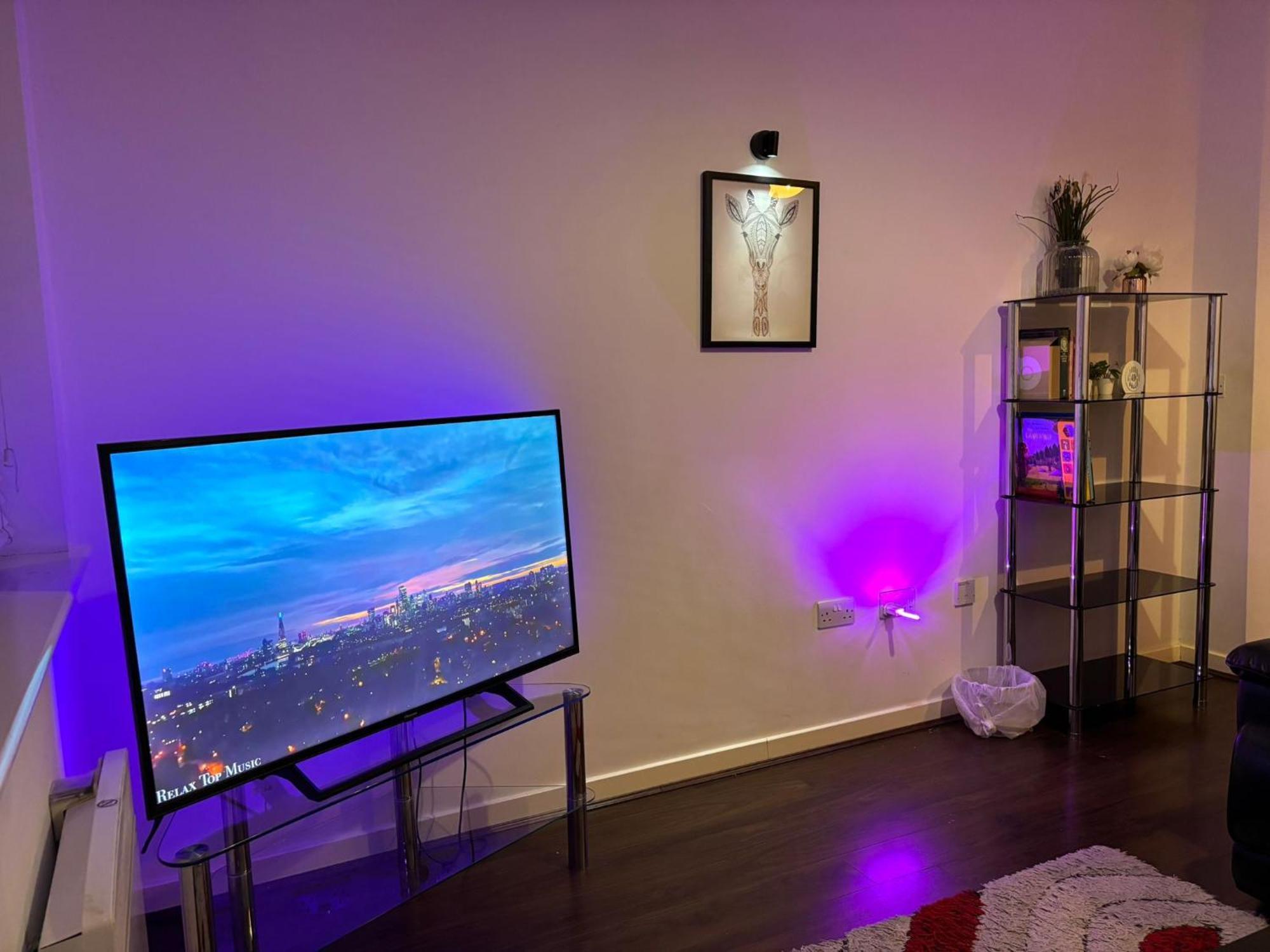 24-7 Secured City Centre Apartments With Free Underground Parking And Wifi Birmingham Esterno foto