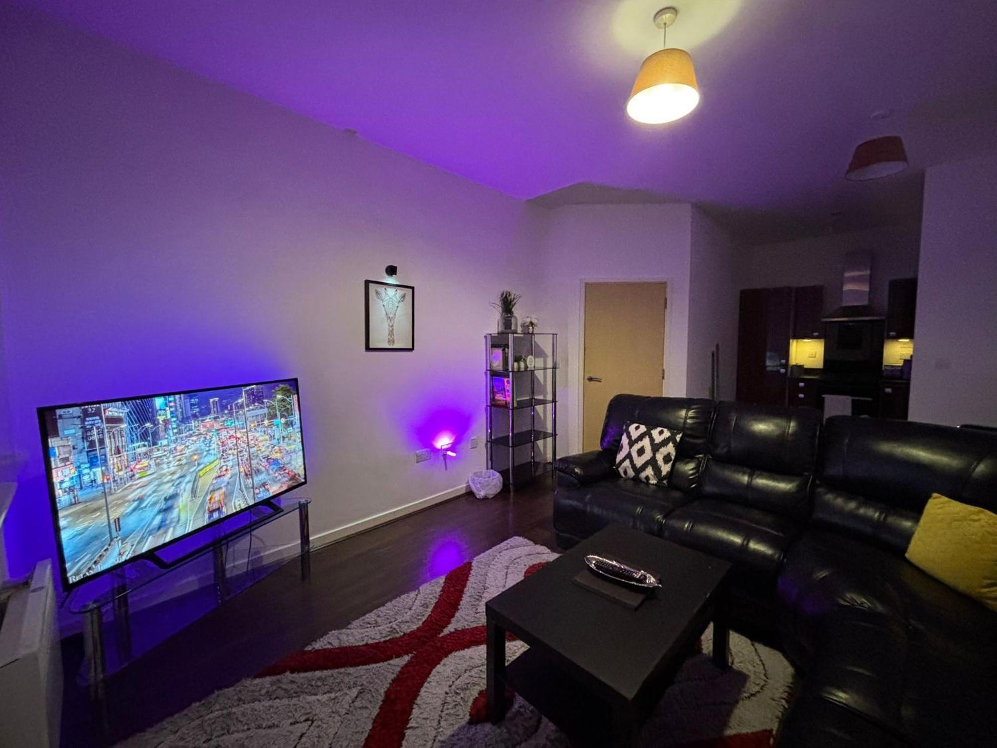 24-7 Secured City Centre Apartments With Free Underground Parking And Wifi Birmingham Esterno foto