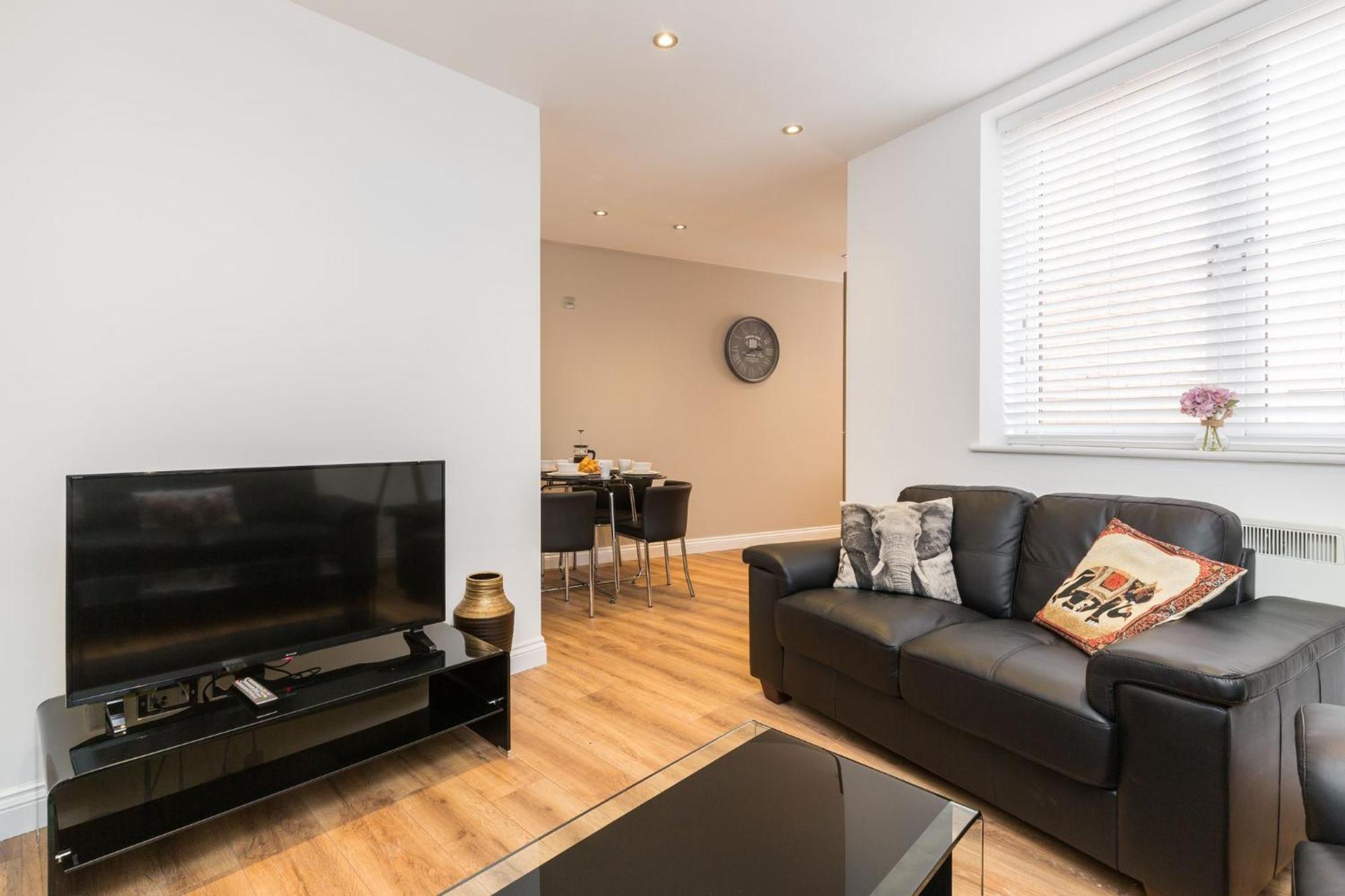 24-7 Secured City Centre Apartments With Free Underground Parking And Wifi Birmingham Esterno foto
