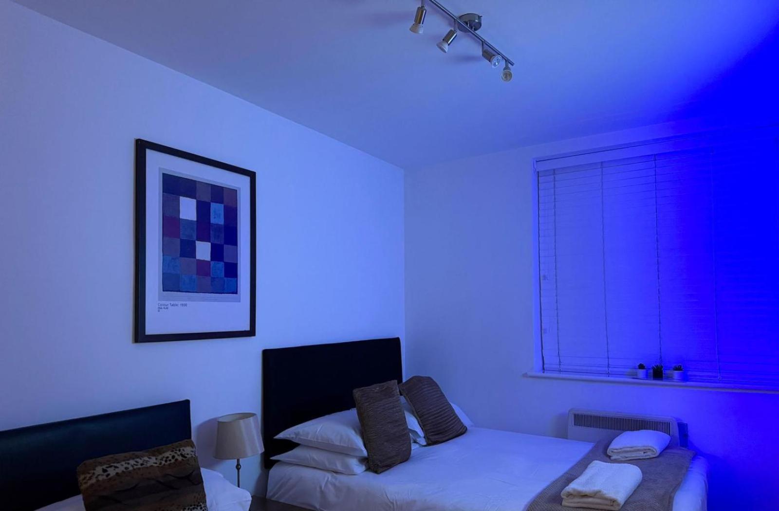 24-7 Secured City Centre Apartments With Free Underground Parking And Wifi Birmingham Esterno foto