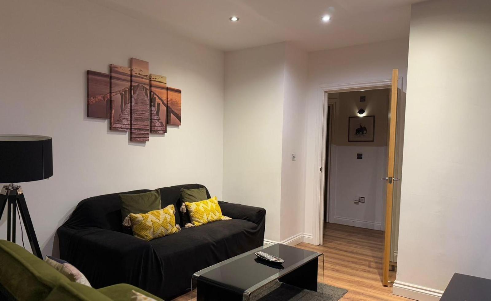 24-7 Secured City Centre Apartments With Free Underground Parking And Wifi Birmingham Esterno foto