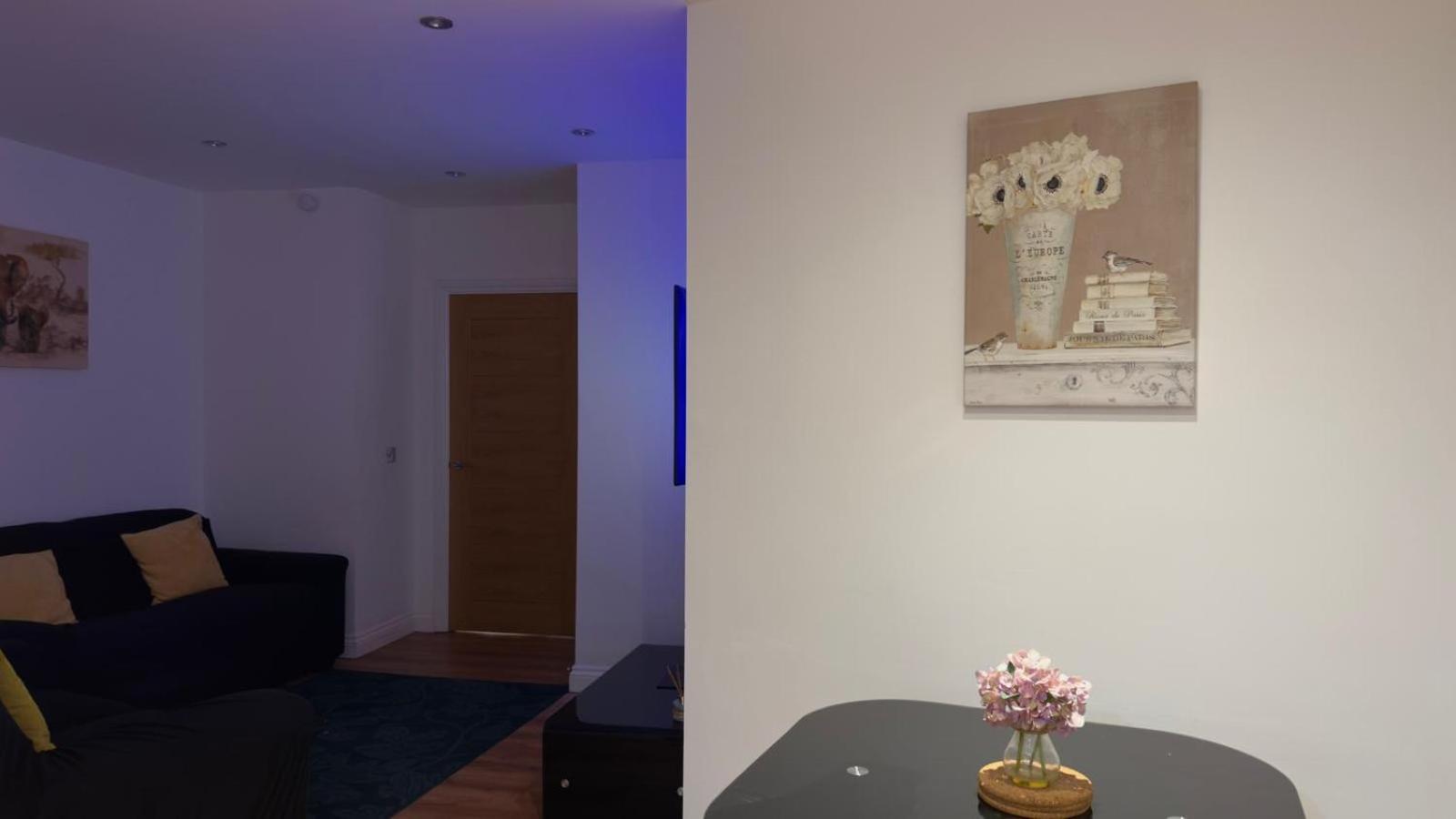 24-7 Secured City Centre Apartments With Free Underground Parking And Wifi Birmingham Esterno foto
