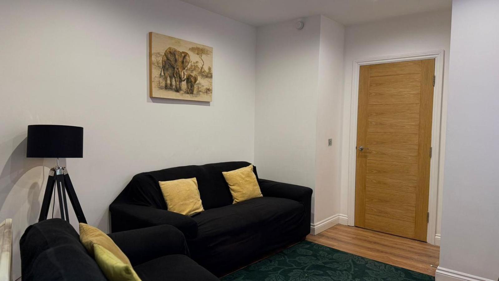 24-7 Secured City Centre Apartments With Free Underground Parking And Wifi Birmingham Esterno foto