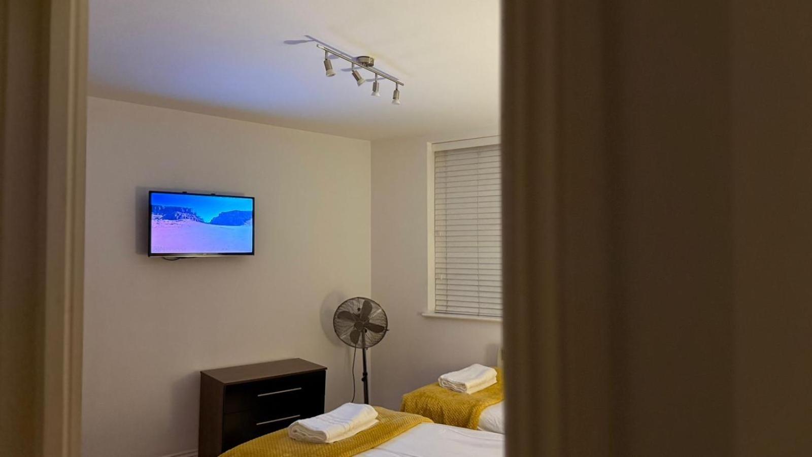 24-7 Secured City Centre Apartments With Free Underground Parking And Wifi Birmingham Esterno foto