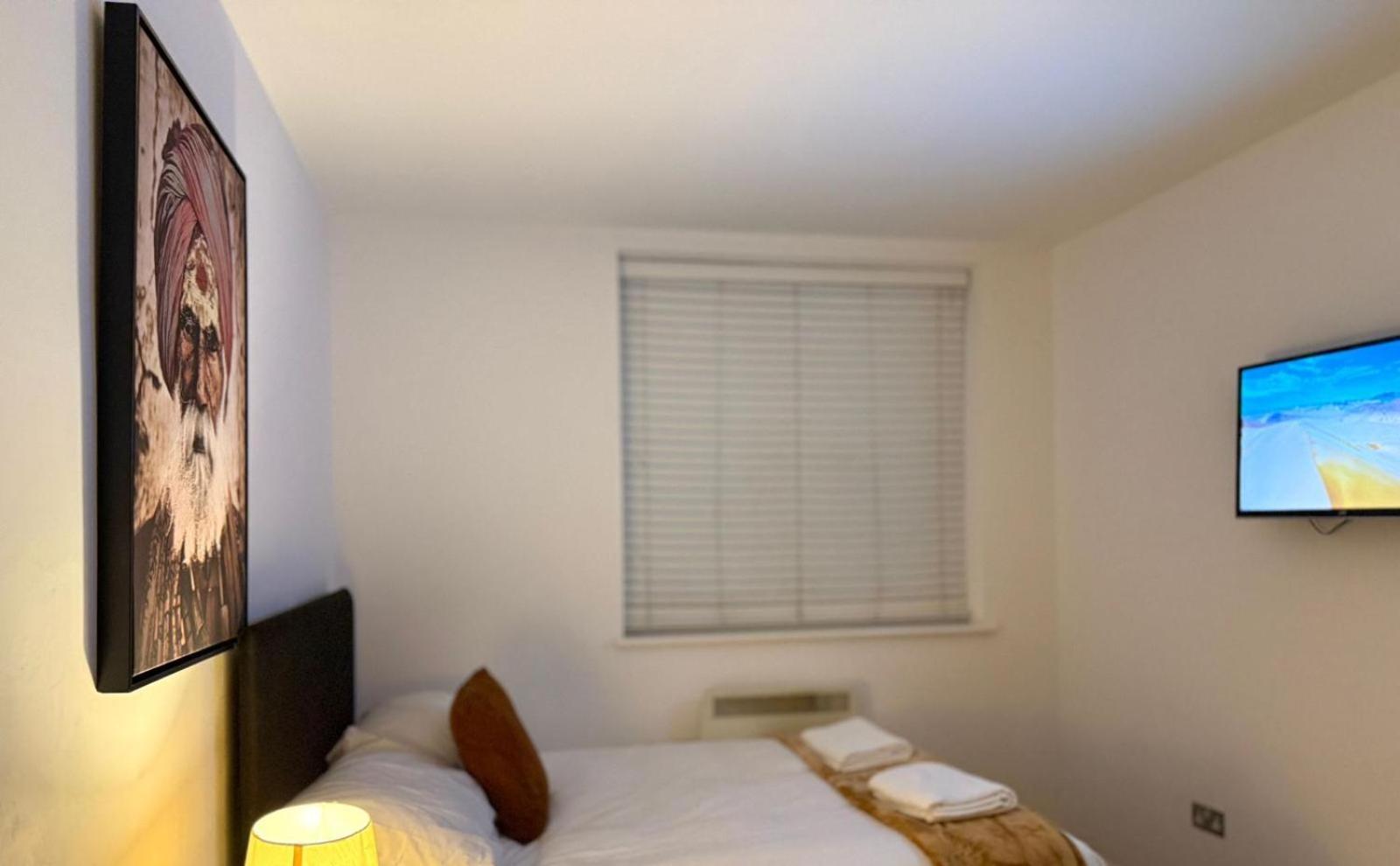 24-7 Secured City Centre Apartments With Free Underground Parking And Wifi Birmingham Esterno foto